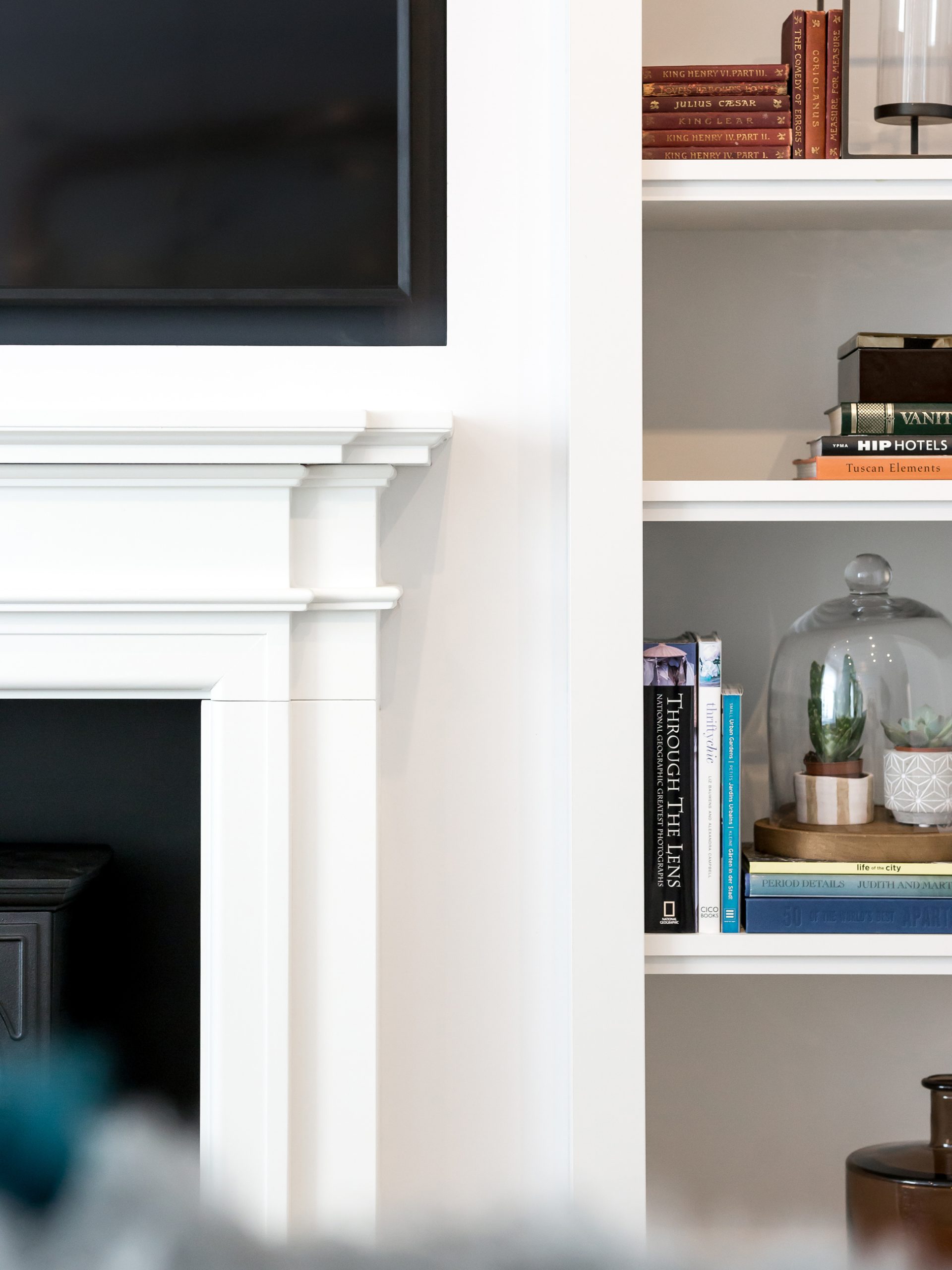 Bloomsbury Apartment - Library - Fireplace and Joinery Detail