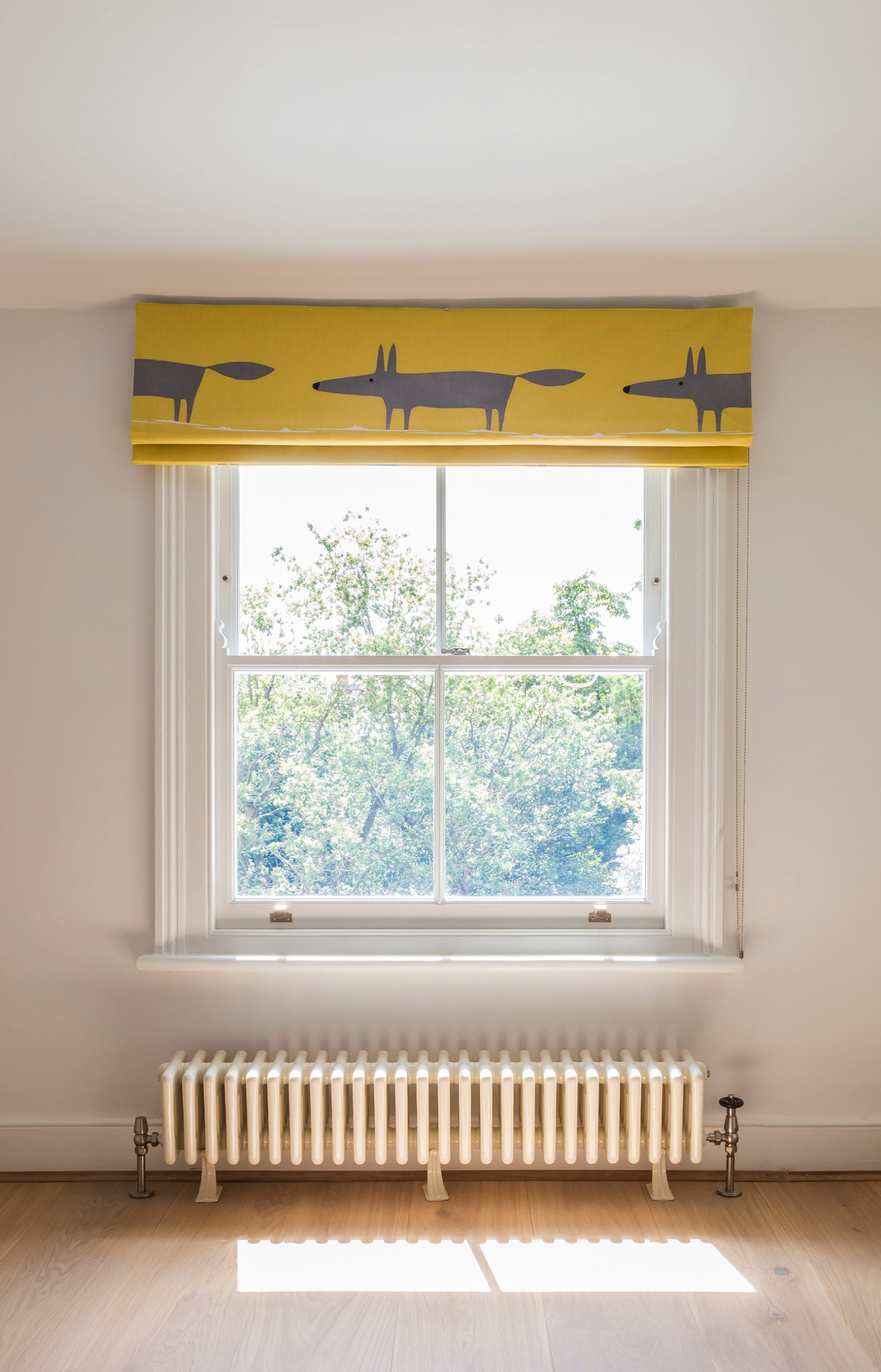 Edwardian Townhouse - Kids bedroom radiator and blinds detail