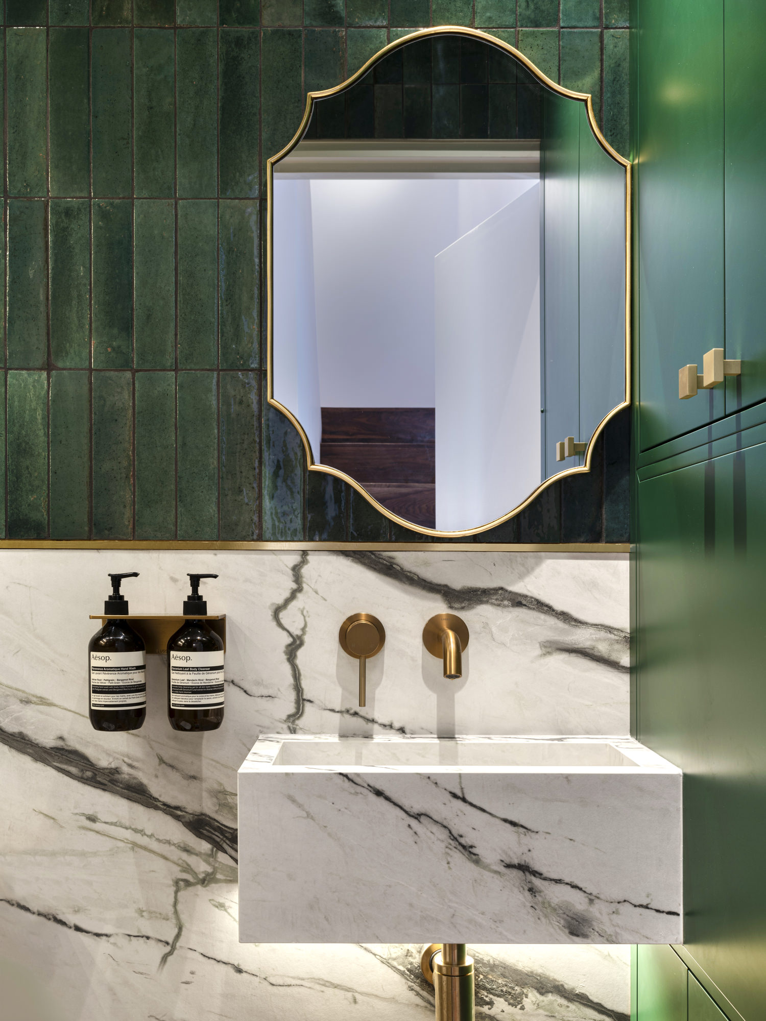 Chelsea Townhouse - LLI Design - Guest WC - Bespoke Marble Effect Sink Detail 1