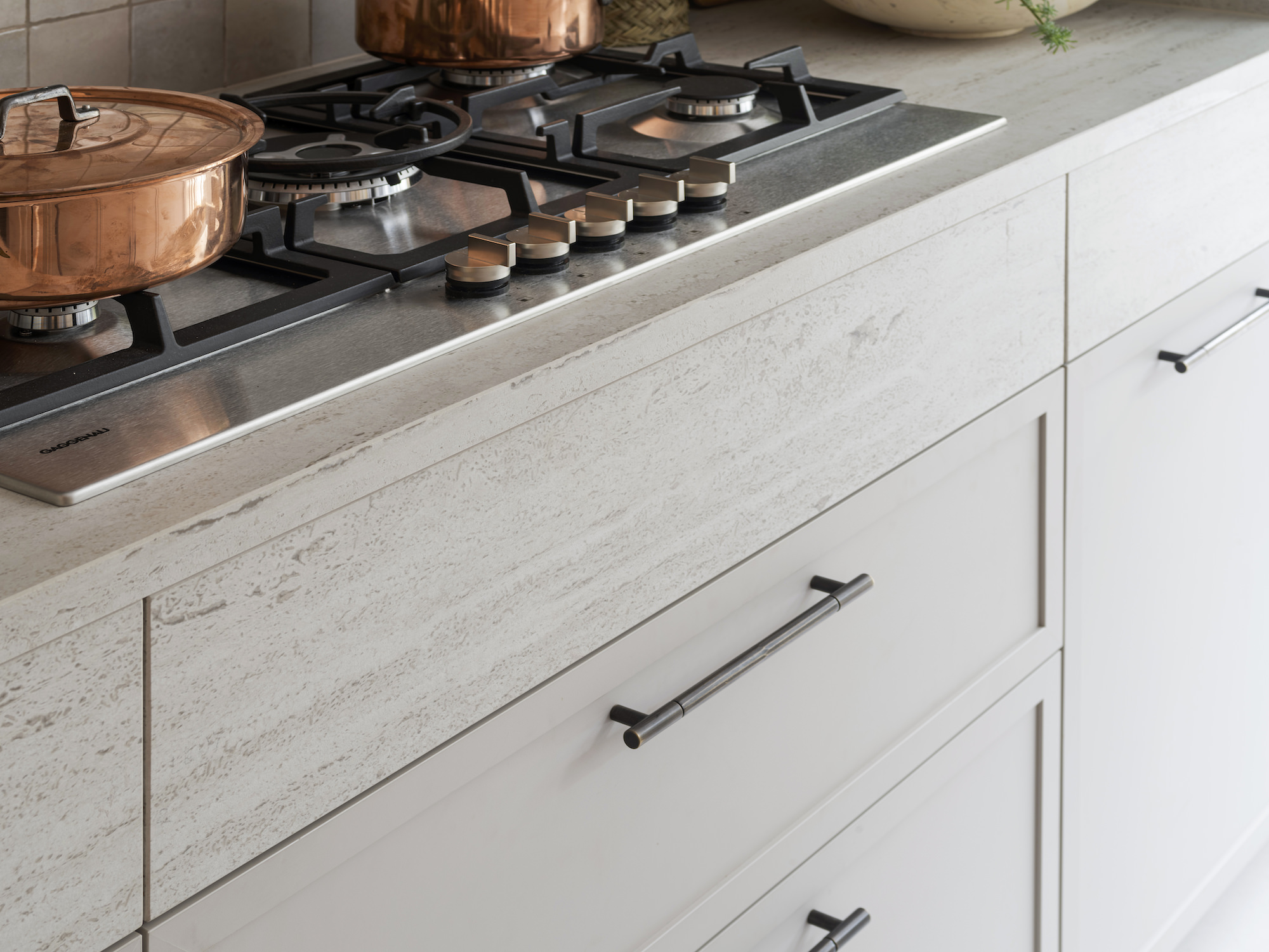 Chelsea Townhouse - LLI Design - Bespoke Kitchen - stone and joinery detail
