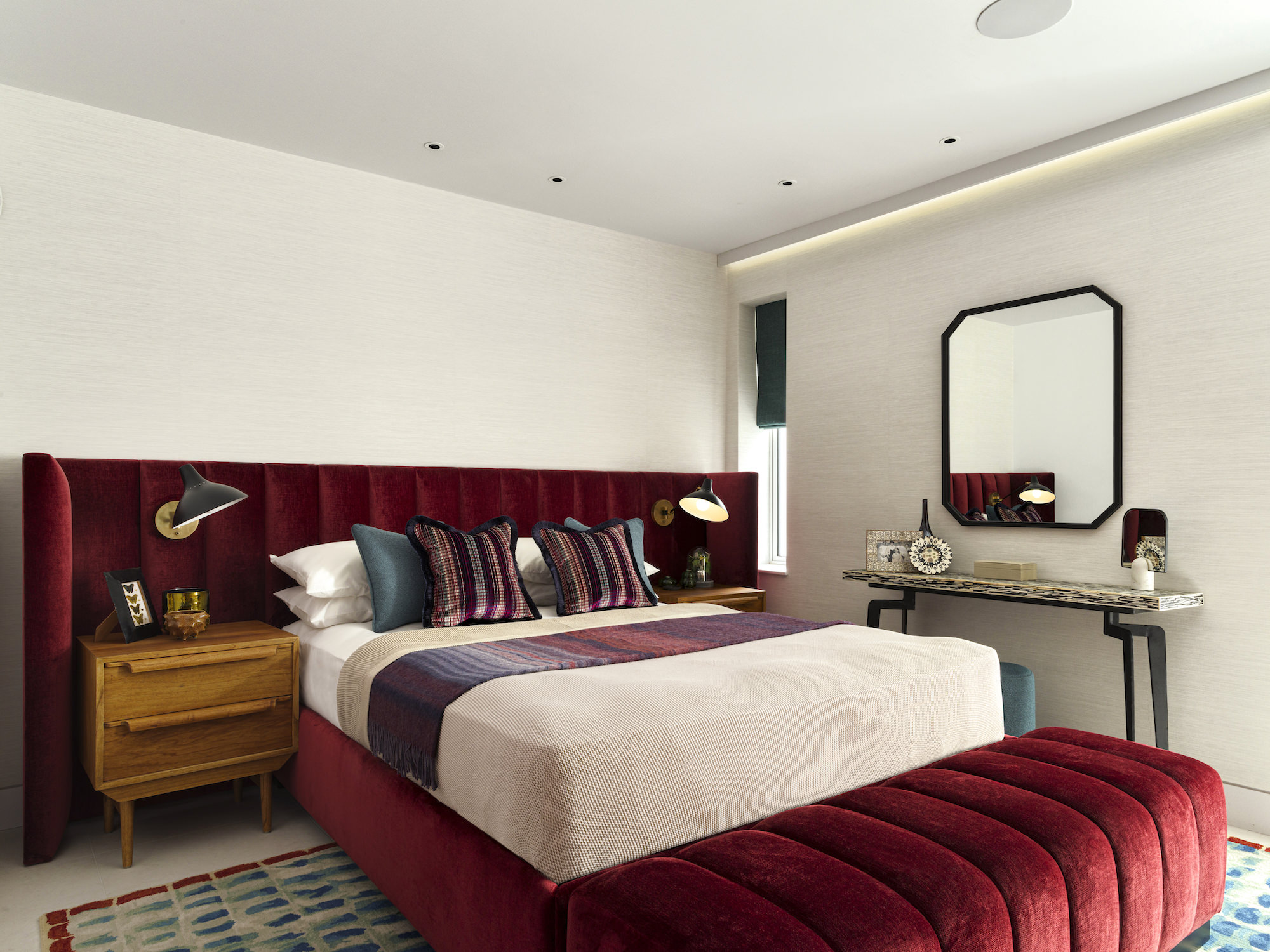 Chelsea Townhouse - LLI Design - Overview showing ceiling slot lighting detail