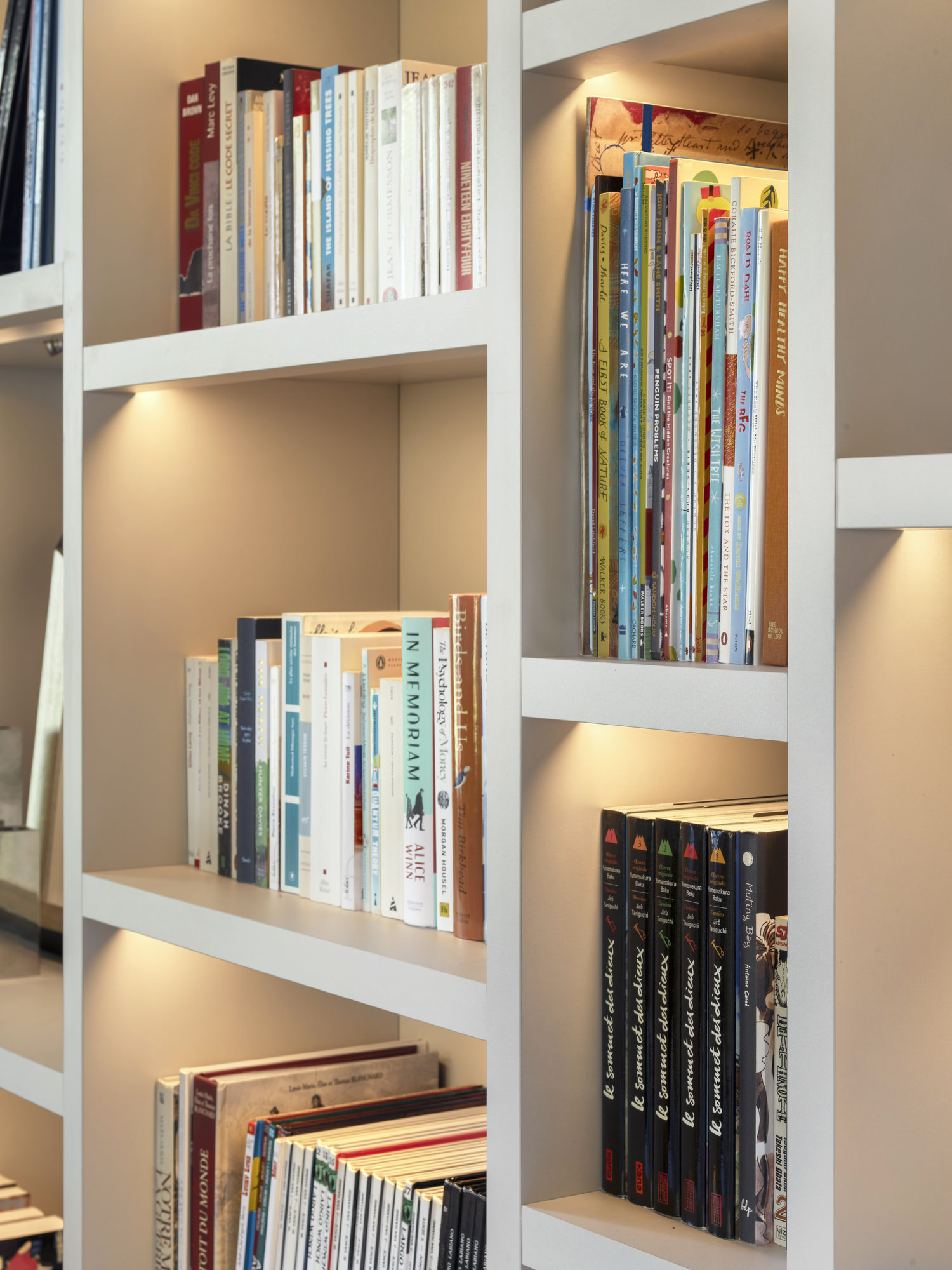 Highgate Minimal Modernism - LLI Design - Living Room - Bespoke illuminated joinery detail