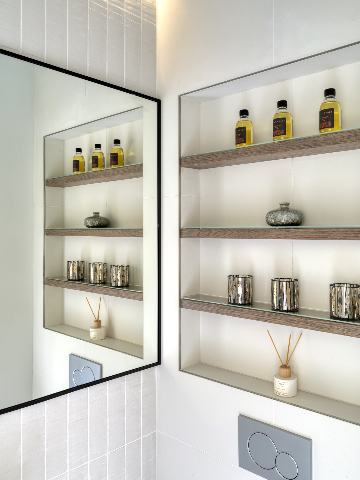 Highgate Minimal Modernism - LLI Design - WC - Bespoke inset shelves